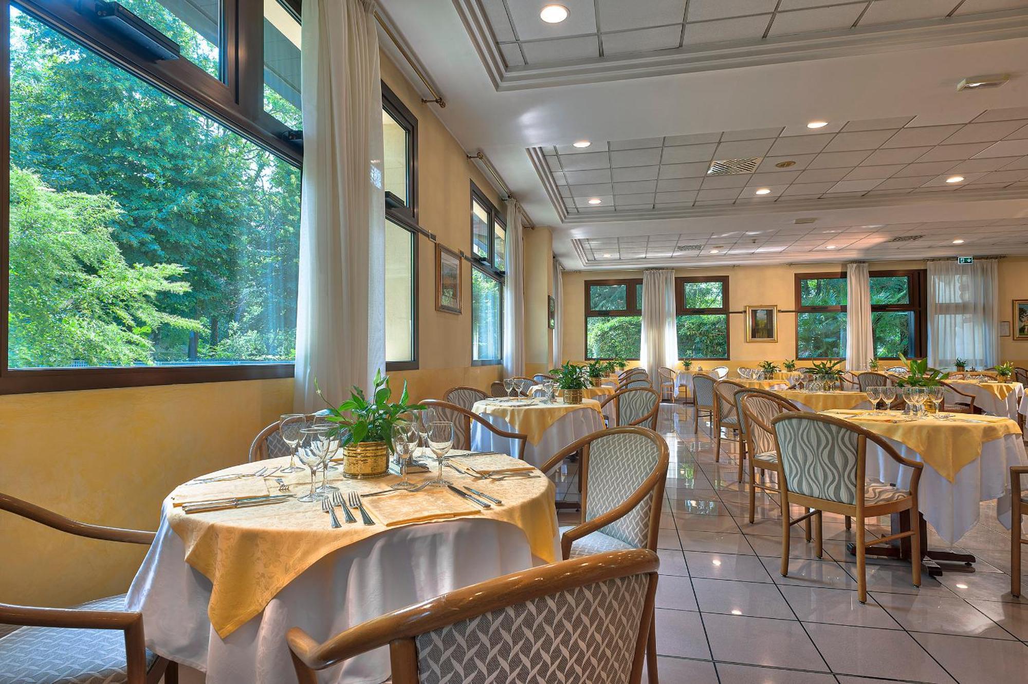 Hotel Petrarca Terme Montegrotto Terme Exteriör bild