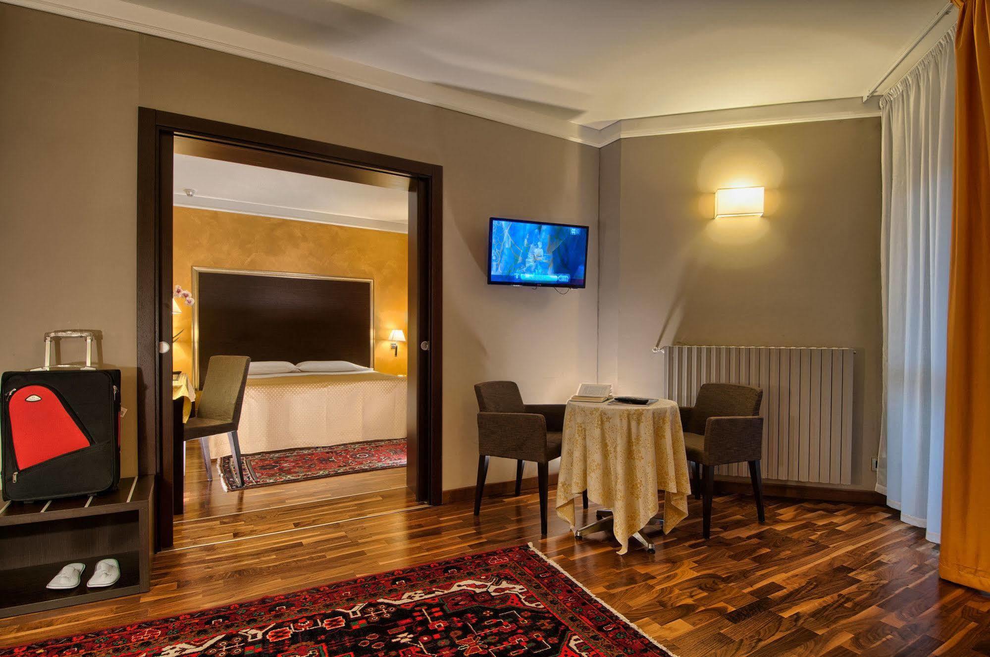 Hotel Petrarca Terme Montegrotto Terme Exteriör bild