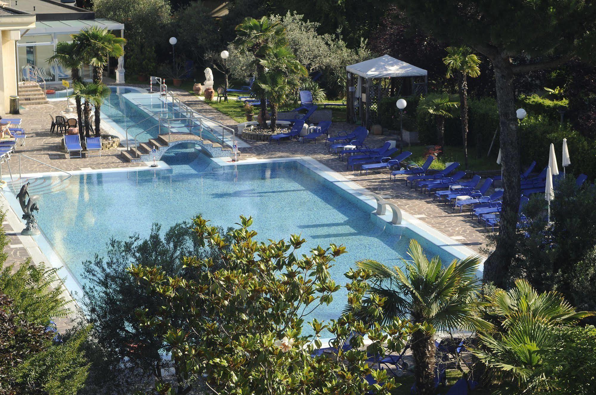 Hotel Petrarca Terme Montegrotto Terme Exteriör bild